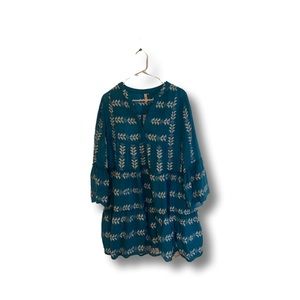 Super cute oversized blue patterned dress
